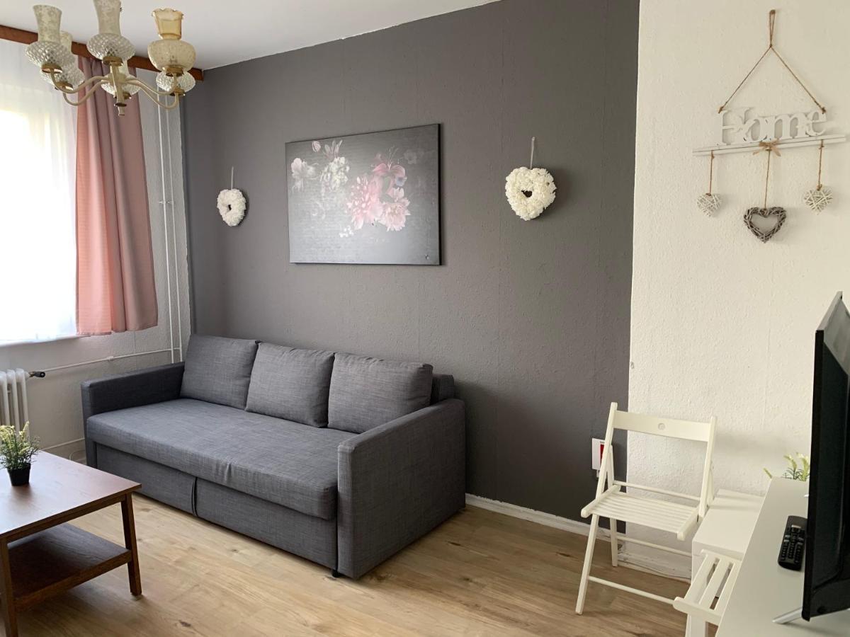 Berlin Lebt-Wohnung Fur Bis Zu 12 Personen Exteriör bild