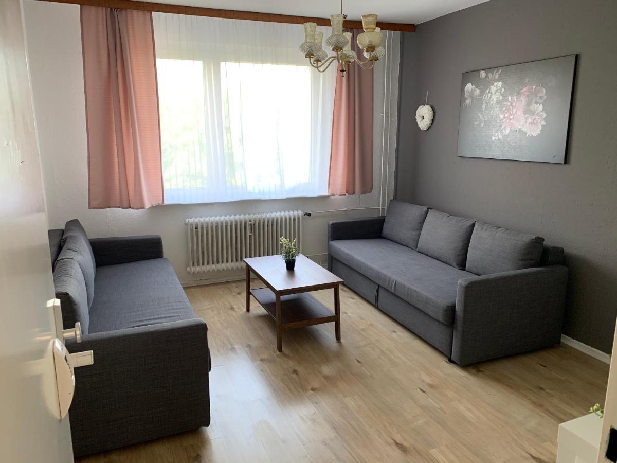 Berlin Lebt-Wohnung Fur Bis Zu 12 Personen Exteriör bild