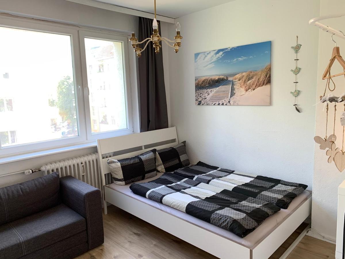 Berlin Lebt-Wohnung Fur Bis Zu 12 Personen Exteriör bild