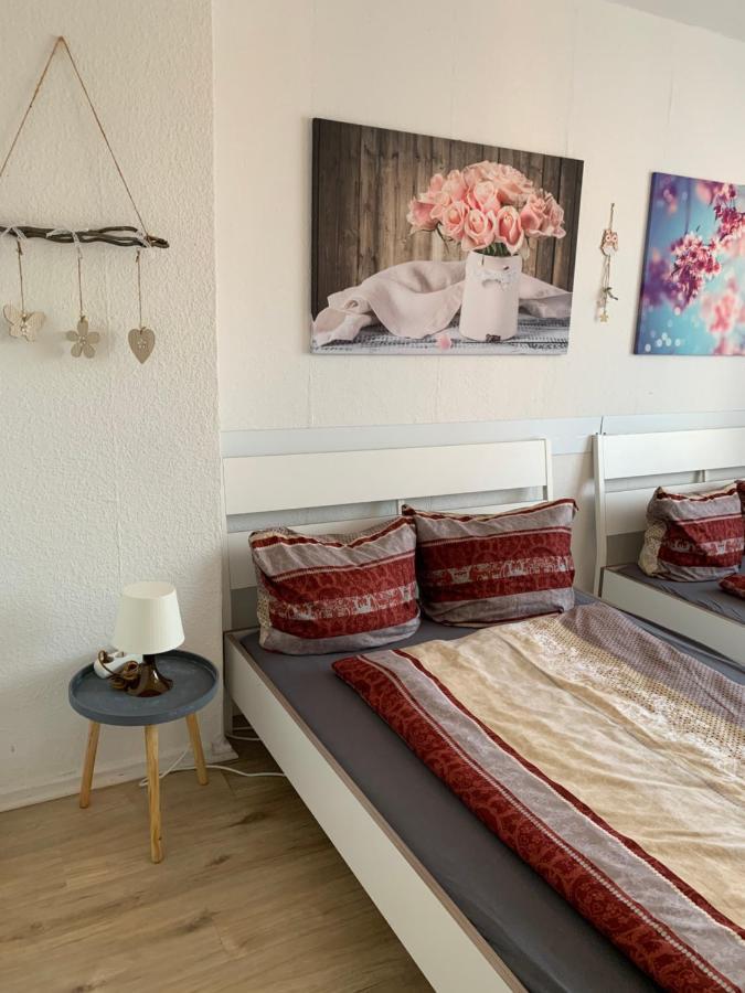 Berlin Lebt-Wohnung Fur Bis Zu 12 Personen Exteriör bild