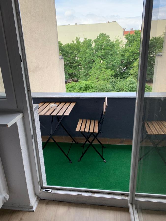 Berlin Lebt-Wohnung Fur Bis Zu 12 Personen Exteriör bild
