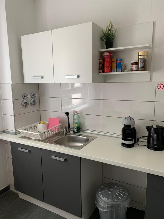 Berlin Lebt-Wohnung Fur Bis Zu 12 Personen Exteriör bild