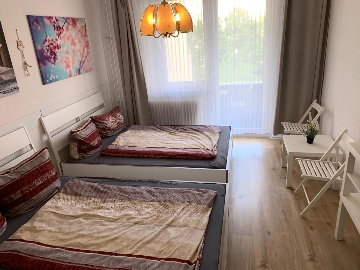Berlin Lebt-Wohnung Fur Bis Zu 12 Personen Exteriör bild